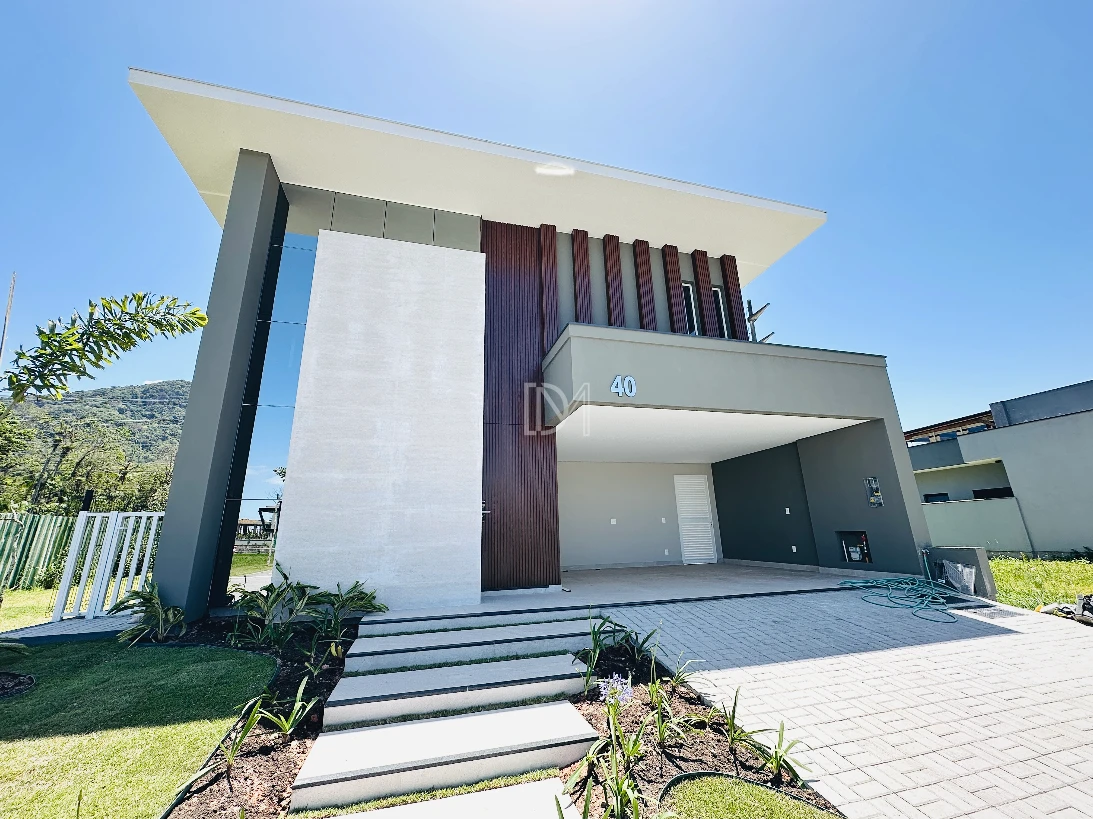 Casa com 275m², 4 dormitórios sendo 3 suítes no condomínio Reserva da Pedra