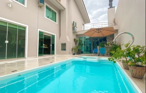 Casa com 4 quartos em Estreito, Florianópolis