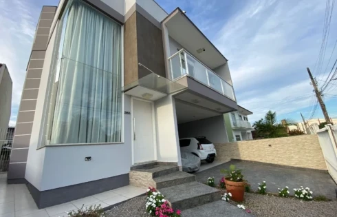 Casa com 3 quartos em Praia Comprida, São José