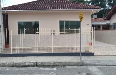 Casa com 3 quartos em Forquilhas, São José