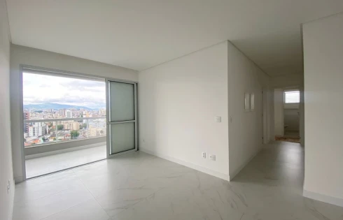 Apartamento com 3 quartos em Estreito, Florianópolis