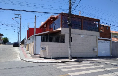 Casa com 5 quartos em Forquilhas, São José
