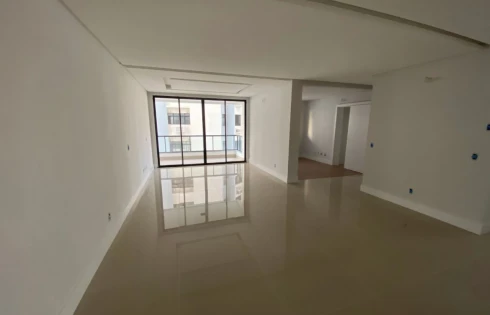 Apartamento com 3 quartos em Agronômica, Florianópolis