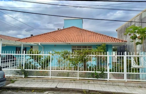 Casa com 3 quartos em Centro, São José