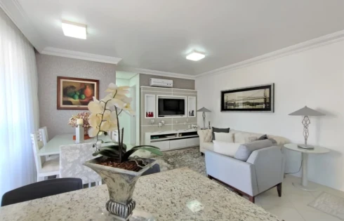 Apartamento com 2 quartos em Estreito, Florianópolis