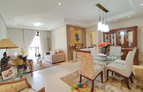 Apartamento com 3 quartos em Estreito, Florianópolis