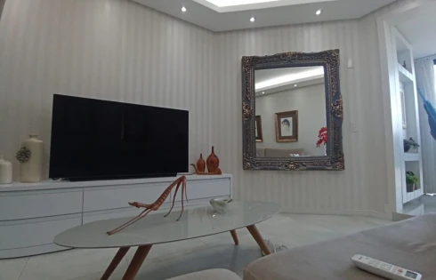 Apartamento com 3 quartos em Estreito, Florianópolis