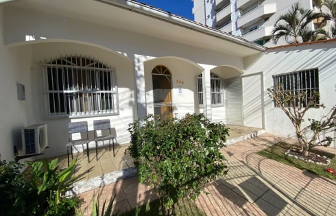 Casa com 3 quartos em Barreiros, São José