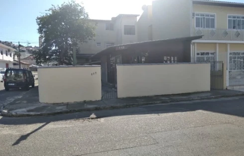 Casa com 5 quartos em Roçado, São José