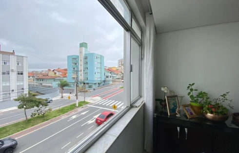 Apartamento com 3 quartos em Capoeiras, Florianópolis