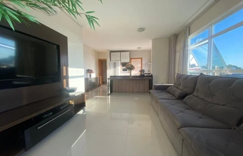 Apartamento com 3 quartos em Agronômica, Florianópolis