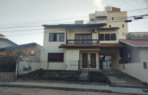 Casa com 4 quartos em Nossa Senhora do Rosário, São José
