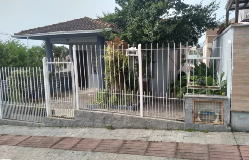 Casa com 3 quartos em Forquilhas, São José