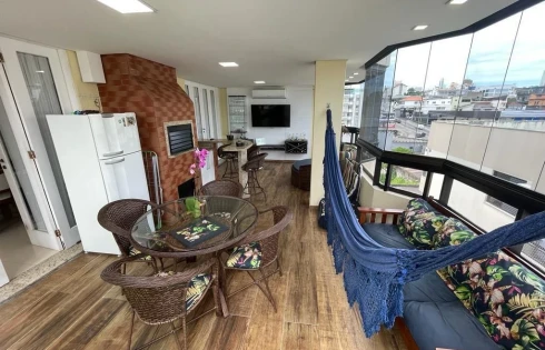 Cobertura com 3 quartos em Estreito, Florianópolis