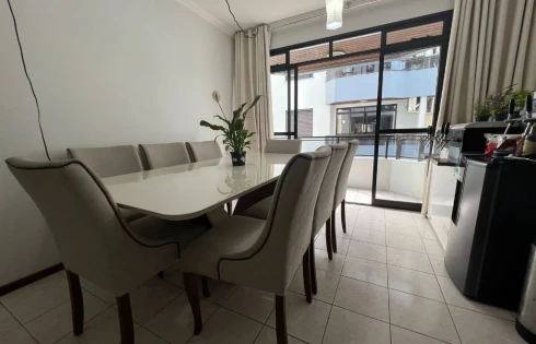 Apartamento com 3 quartos em Estreito, Florianópolis