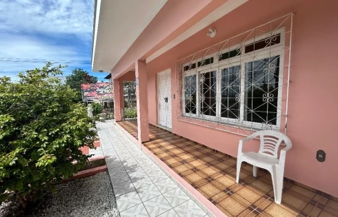 Casa com 3 quartos em Ponta de Baixo, São José