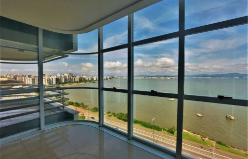 Apartamento com 4 quartos em Centro, Florianópolis