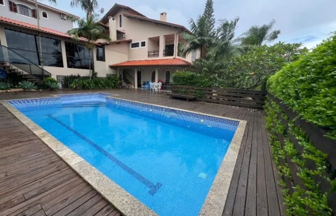 Casa com 5 quartos em Forquilhinha, São José