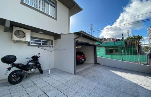 Sobrado Geminado com 2 quartos em Canto, Florianópolis