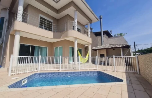 Casa com 5 quartos em Centro, São José