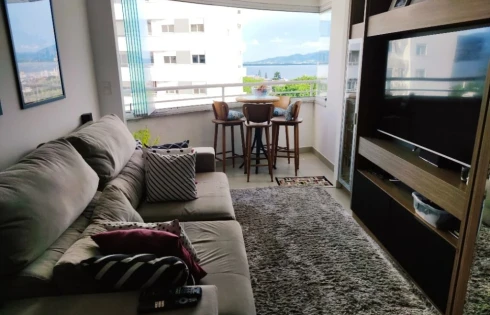 Apartamento com 2 quartos em Estreito, Florianópolis
