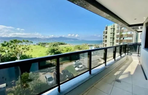 Apartamento com 3 quartos em Coqueiros, Florianópolis