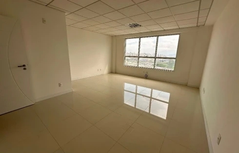 Escritório/Sala com 0 quartos em Barreiros, São José