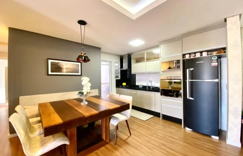 Apartamento com 2 quartos em Praia Comprida, São José