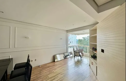 Apartamento com 3 quartos em Coqueiros, Florianópolis