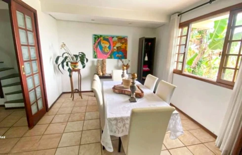 Casa com 4 quartos em Agronômica, Florianópolis