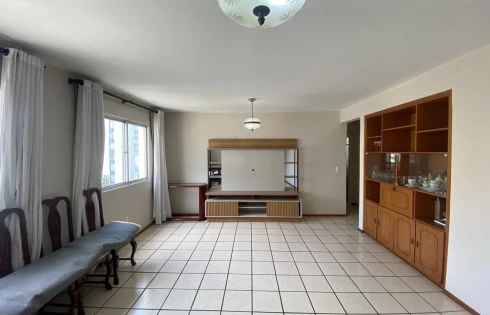 Apartamento com 3 quartos em Centro, Florianópolis