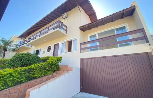 Casa com 4 quartos em Barreiros, São José