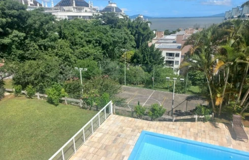 Apartamento com 3 quartos em Coqueiros, Florianópolis