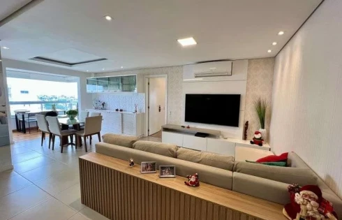 Apartamento com 3 quartos em Estreito, Florianópolis