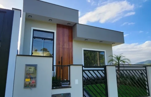 Casa com 3 quartos em Forquilhas, São José