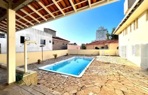 Casa com 3 quartos em Agronômica, Florianópolis