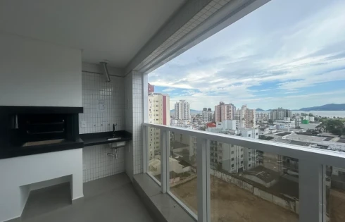 Apartamento com 3 quartos em Estreito, Florianópolis