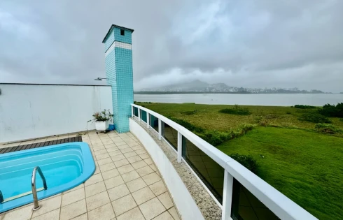 Cobertura com 2 quartos em João Paulo, Florianópolis
