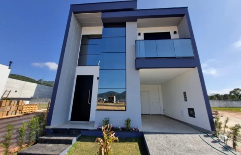 Casa com 3 quartos em Beira Rio, Biguaçu