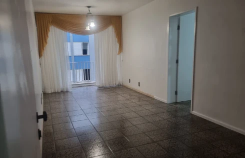 Apartamento com 2 quartos em Centro, Florianópolis
