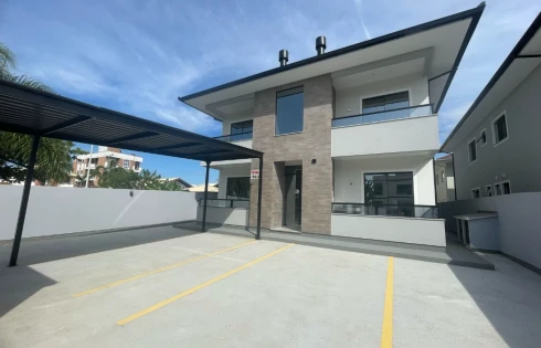 Apartamento com 2 quartos em Nova Palhoça, Palhoça