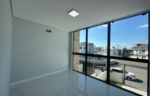 Sobrado Geminado com 3 quartos em Forquilhas, São José
