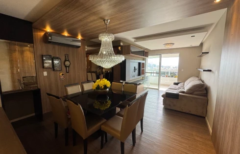 Apartamento com 3 quartos em Estreito, Florianópolis