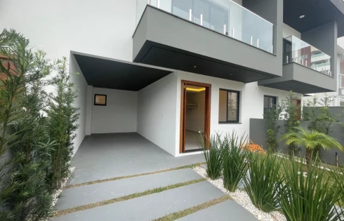 Sobrado Geminado com 2 quartos em Pagani, Palhoça