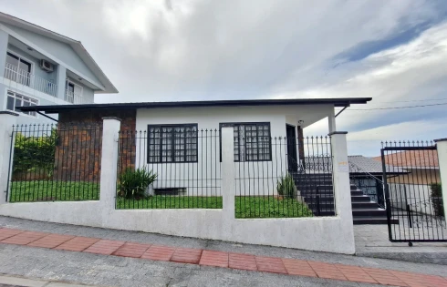 Casa com 4 quartos em Centro, São José