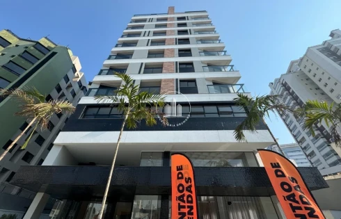 Apartamento com 2 quartos em Balneário, Florianópolis