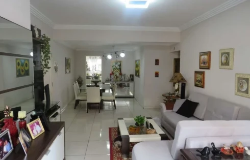 Apartamento com 4 quartos em Centro, Florianópolis