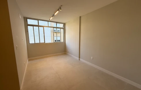 Apartamento com 3 quartos em Agronômica, Florianópolis