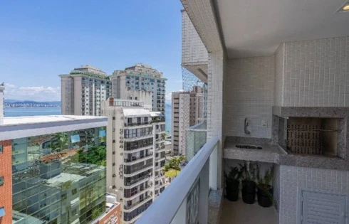 Apartamento com 3 quartos em Agronômica, Florianópolis