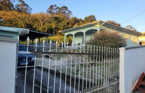 Casa com 3 quartos em Fazenda Santo Antônio, São José